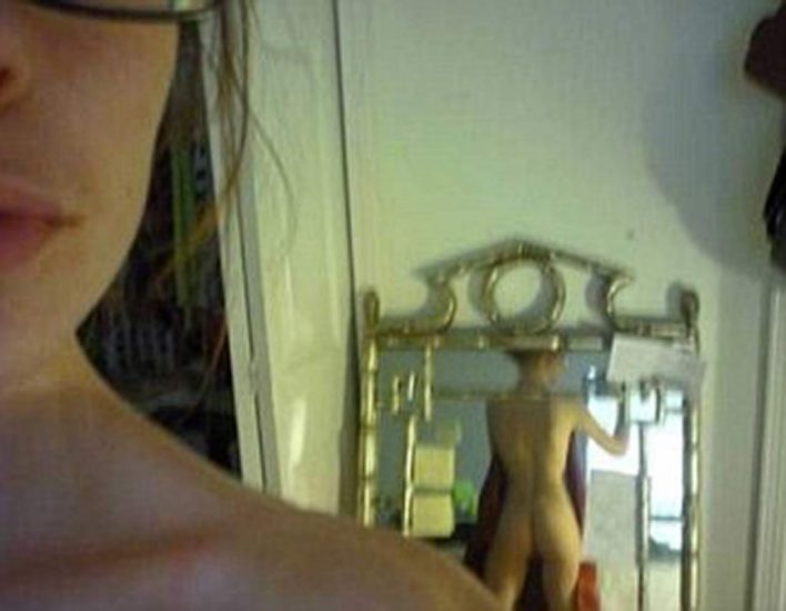 Scarlett Johansson butt in mirror