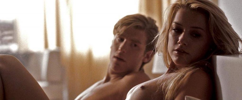 Amber Heard nude in sex scene