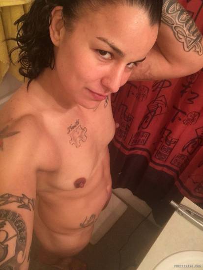 Raquel Pennington nude boobs