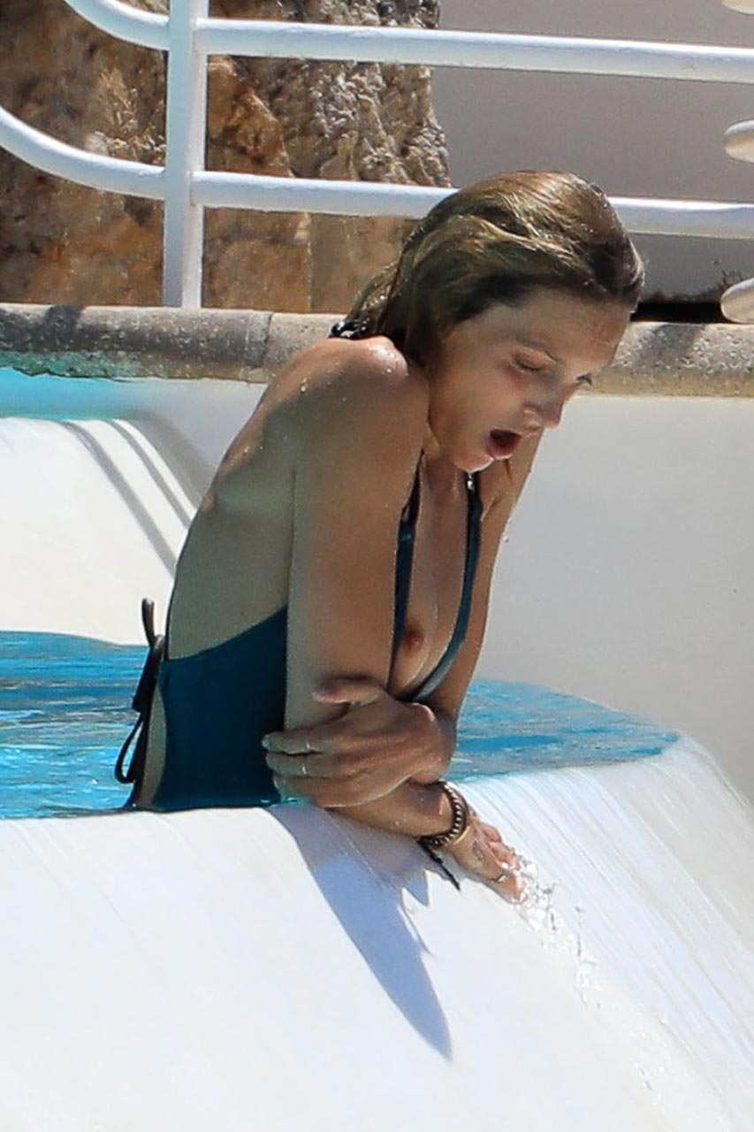 Model Anja Rubik Nip Slip In Cannes - Scandal Planet