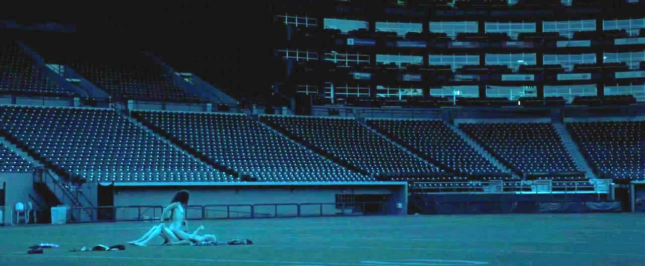 Alexa Davalos Nude Sex On The Stadium In Feast Of Love Scandal Planet