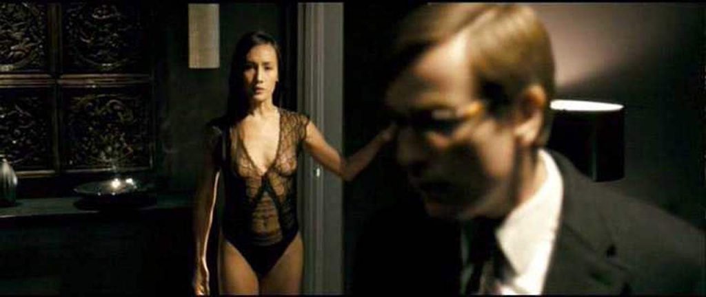 Голая Мэгги Кью (Maggie Q) видео