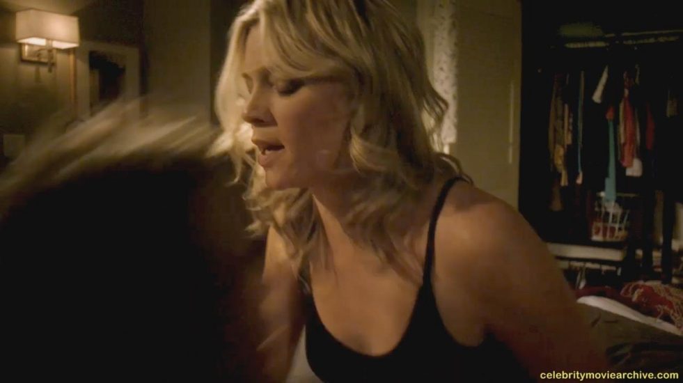 Amy Smart sex in Justified - S05E04 1