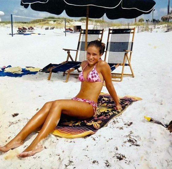 Jessie James Decker bikini